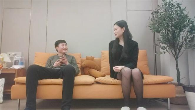 纹身哥酒店重金约炮极品黑丝大长腿小姐姐 各种姿势啪啪啪
