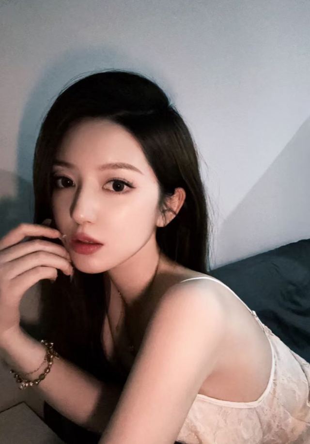 某某门事件】第450弹 成都抖音美人主播 高洁 被金主爸爸花五万块包了半月,该玩的都玩了感觉特爽特值