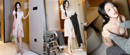 強推薦頂級女模,顔值身材天花闆,99年微博網紅【抖娘利世】私拍視圖,保姆與土豪癱瘓老頭的不雅行爲