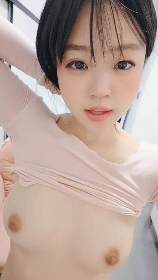 黑丝露脸娇滴滴的妹子大秀直播,听狼友指挥玩弄骚穴,淫水多多高潮不断,道具抽插手抠真刺激,精彩不要错过