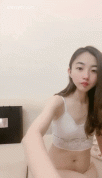 新人！大学生下海~校花级别，【小佳佳】，兼职黄播，洗澡扒穴，能清楚的看到那个小洞洞