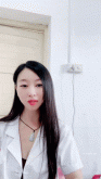 真實鄉村門診，【美女醫生】，大爺大媽們來看病的間隙，藍牙跳蛋塞到逼裏狂震，潮噴兩米有餘，饑渴極了