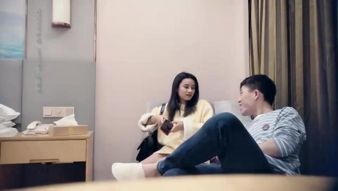 七天极品探花约了个黄衣萌妹子啪啪，翘起屁股退下内裤摸逼骑坐猛操