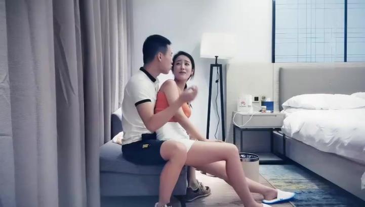 全国探花苗条大奶马尾漂亮妹子tp啪啪，穿上黑丝胸推舔弄口交骑乘，呻吟娇喘非常诱人