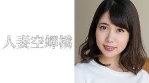 野外露出激情乱伦,极度淫乱的性爱体验。
