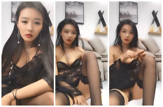 明星脸高颜值风骚美女啪啪,69丝袜道具,啪啪完还要自慰把浴巾都打湿