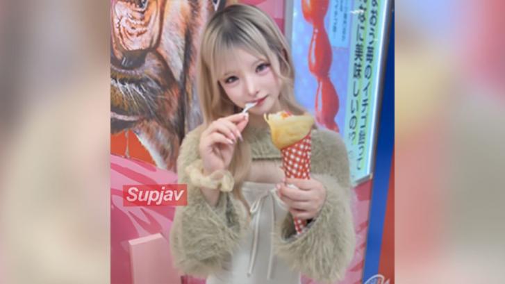 18岁纯情少女在水族馆被调教,喘息声不断泪流满面两度被灌满。