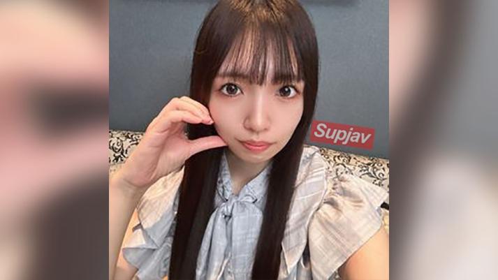 黑发清纯美少女，萌脸大胸无码，白嫩美腰，本射激喷，深入高潮，中出口爆。